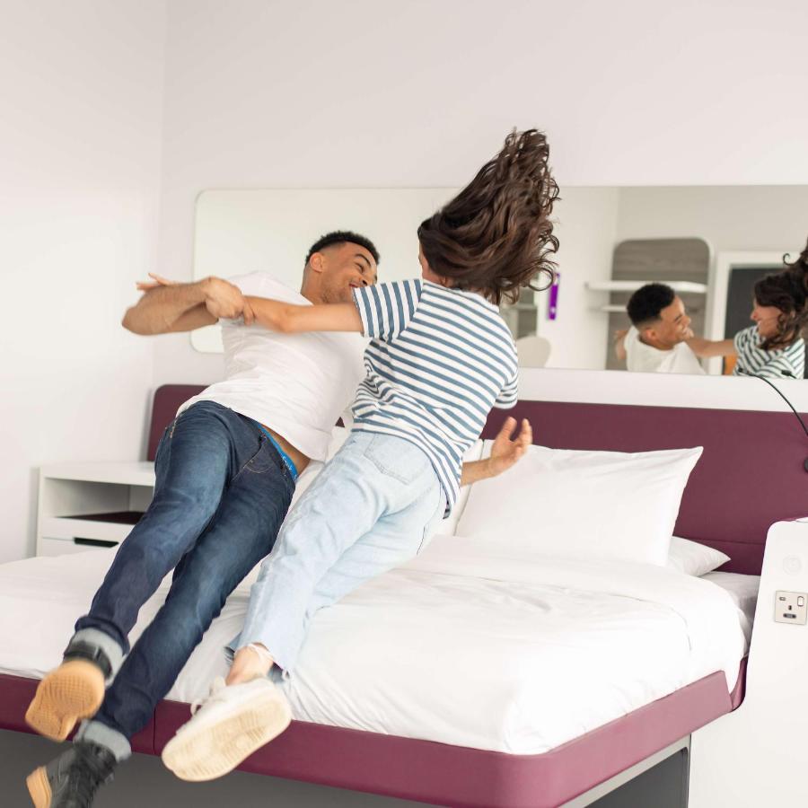 Yotel 글라스고 외부 사진 "I'm not a fan of the bed."